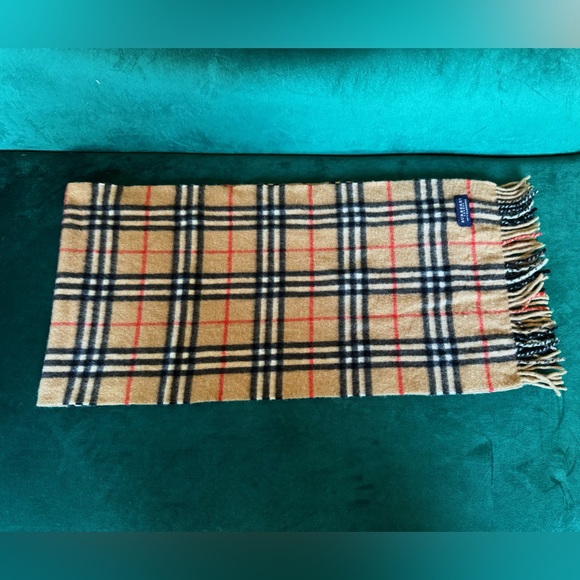 Sold❌Authentic Burberry Cashmere Scarf. - Picture 9 of 15